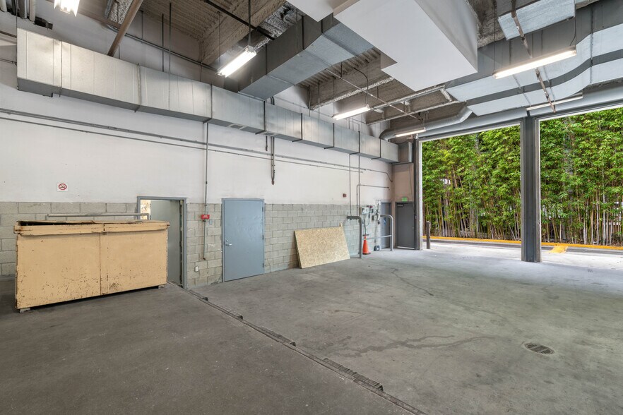 More Photos Of 11400 W Olympic Blvd, Los Angeles Office For Lease