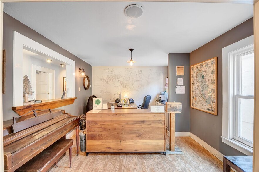 More Photos Of 18736 Main St, Groveland Hotel For Sale