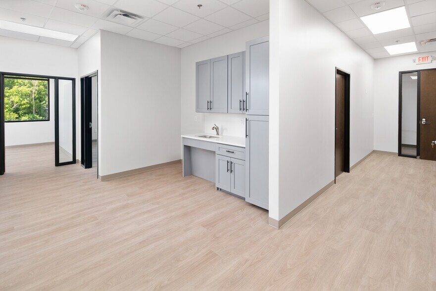 More Photos Of 8195 Custer Rd, Frisco Office For Sale