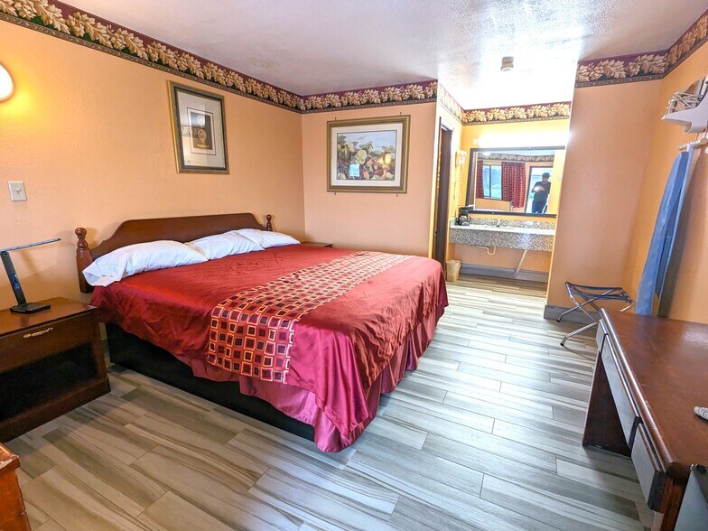 More Photos Of 1786 W Business Highway 83, Mission Hotel For Sale