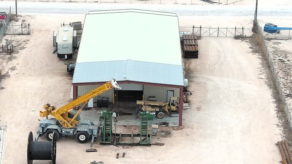 More Photos Of 1719 E County Road 153, Midland Warehouse For Lease