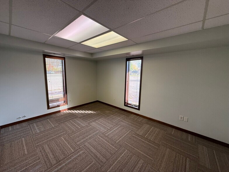 More Photos Of 8767 N 32nd St, Richland Warehouse For Sale