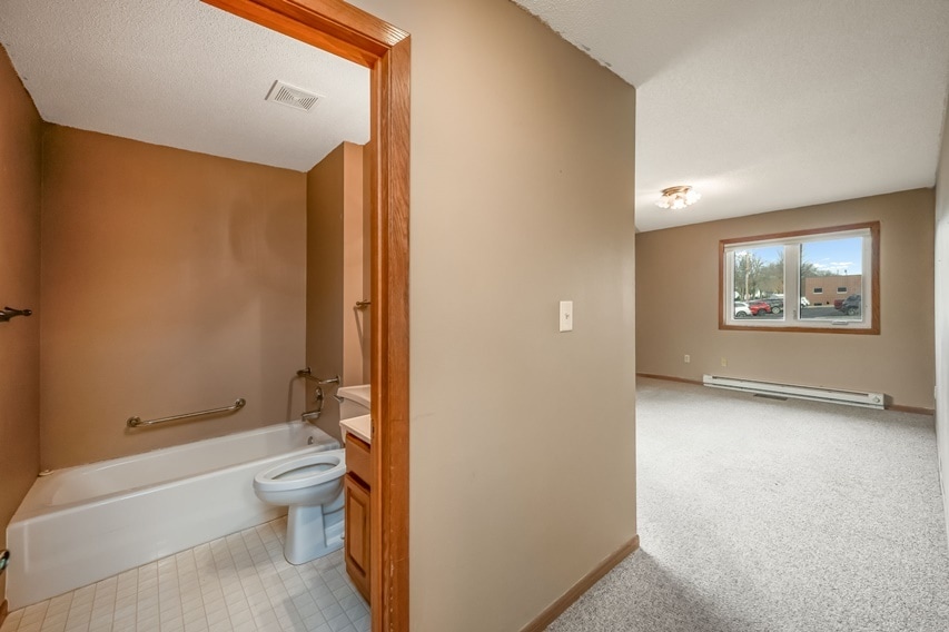 More Photos Of 311 S Nicollet St, Blue Earth Healthcare For Sale