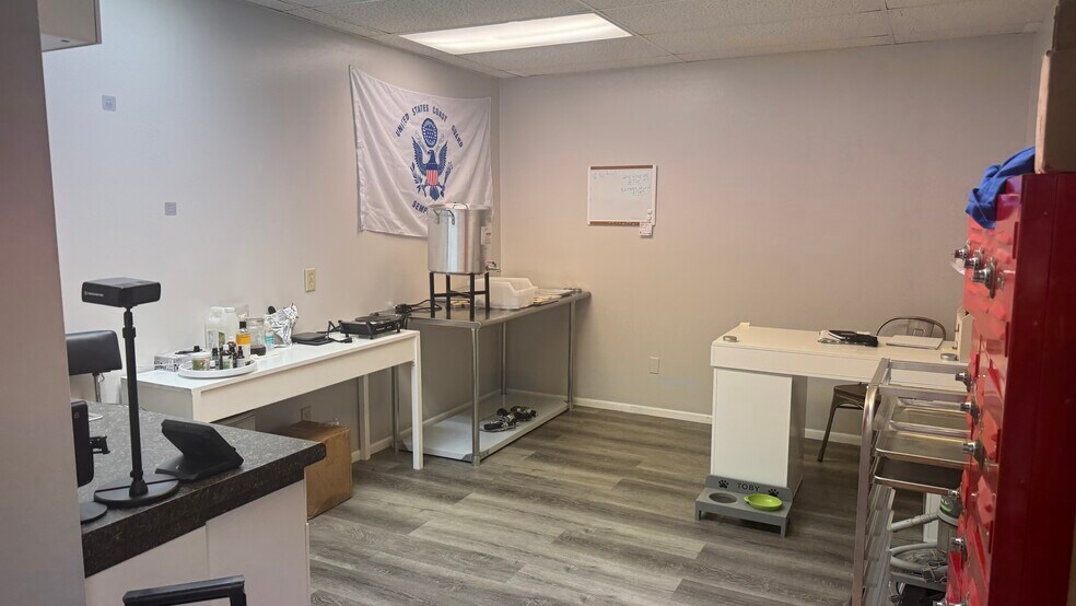 More Photos Of 1684 N Belcher Rd, Clearwater Flex For Lease