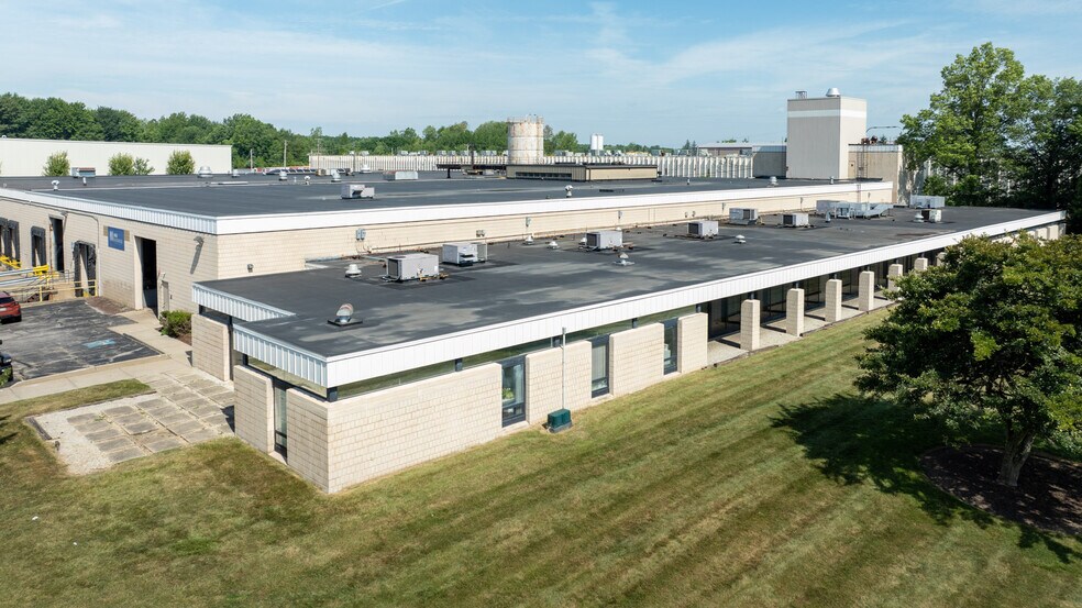 More Photos Of 8400 Darrow Rd, Twinsburg Manufacturing For Lease
