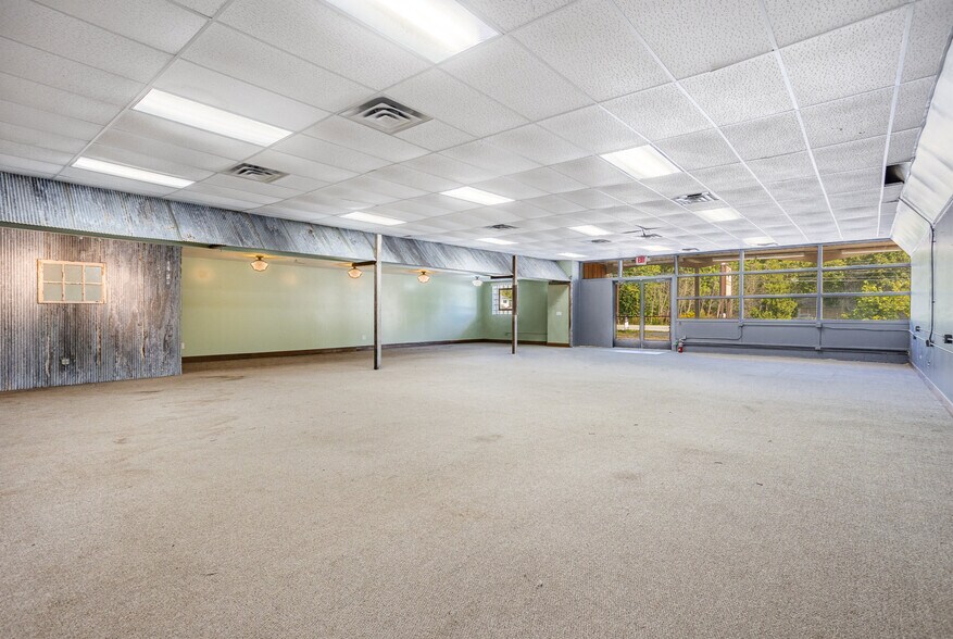 More Photos Of 2832 Midland Rd, Bay City Freestanding For Sale