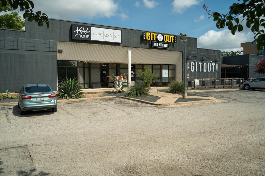 More Photos Of 4930 S Congress Ave, Austin Storefront For Lease
