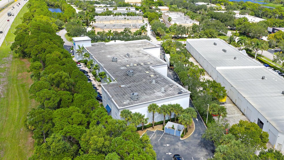 More Photos Of 3126 Jupiter Park Dr, Jupiter Warehouse For Lease