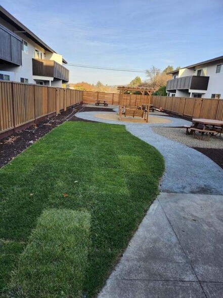 More Photos Of 7359 Boris Ct, Rohnert Park Apartments For Sale