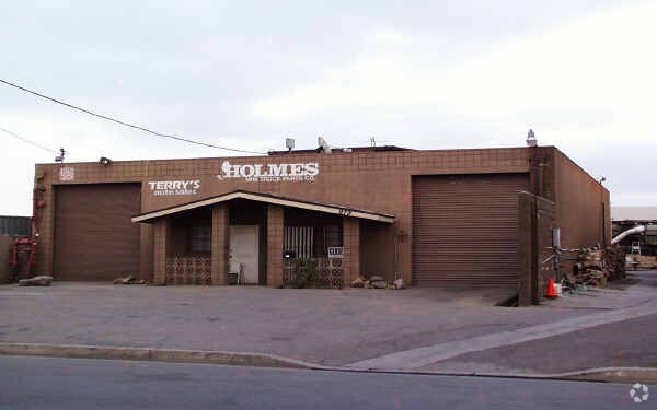 More Photos Of 981 N Parker St, Orange Warehouse For Sale