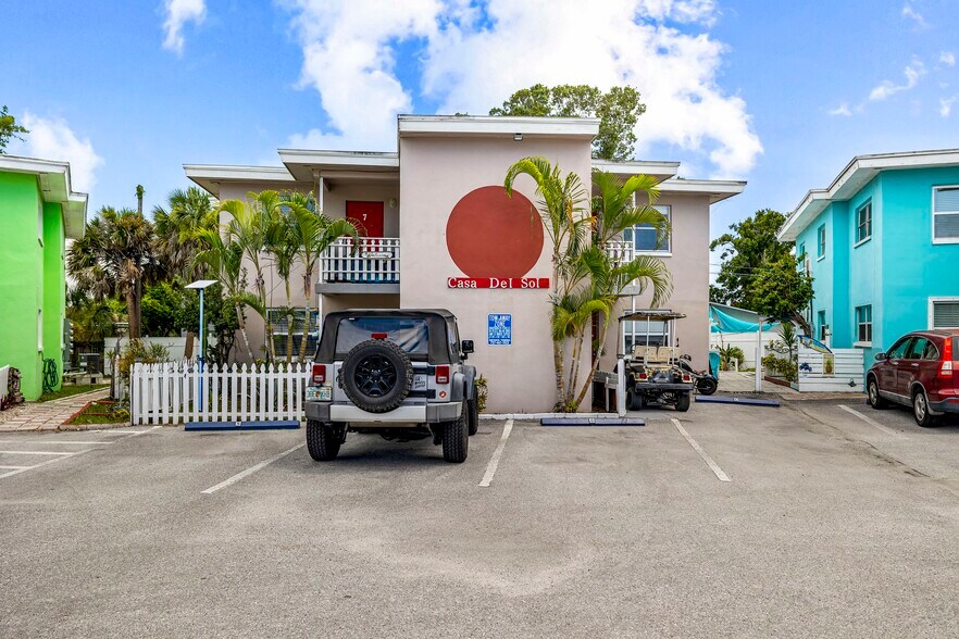 More Photos Of 309 Avanda Ct, Clearwater Multifamily For Sale