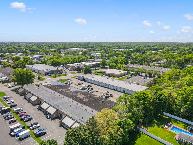 More Photos Of 90 Knickerbocker Ave, Bohemia Distribution For Sale