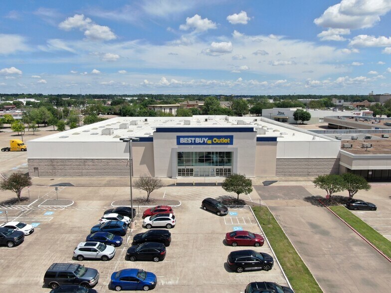 More Photos Of 17776 State Highway 249, Houston Freestanding For Sale