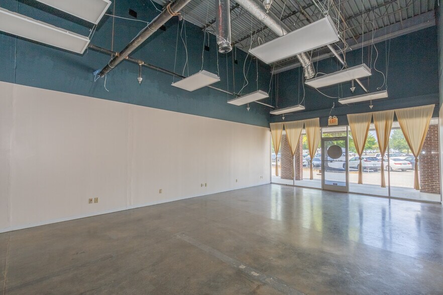 More Photos Of 4365-4373 Highway 24, Anderson Storefront Retail Office For Lease