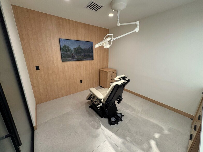 More Photos Of 24953 Paseo De Valencia, Laguna Hills Medical For Lease