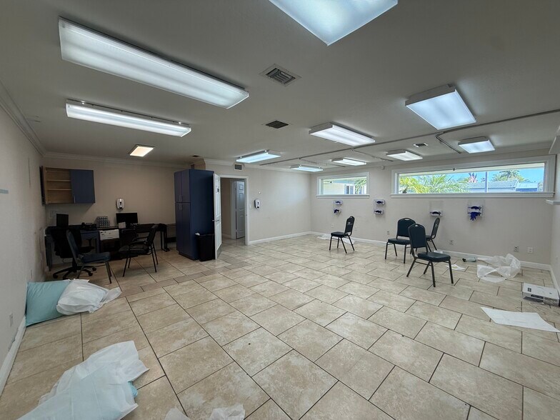 More Photos Of 9611 SW 40th St, Miami Medical For Sale