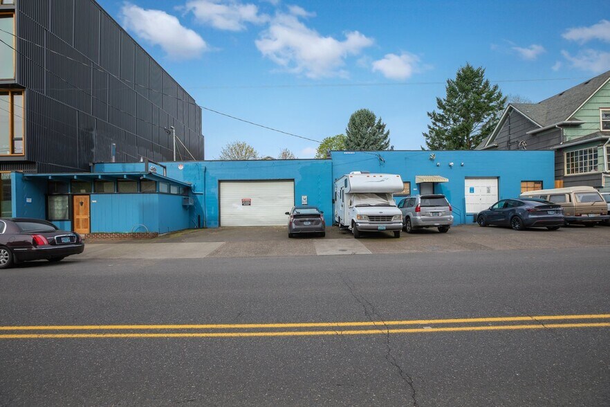 More Photos Of 4729 N Albina St, Portland Warehouse For Sale