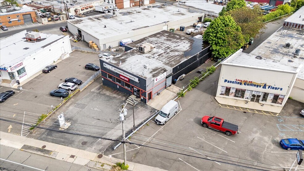 More Photos Of 2070 Jericho Tpke, New Hyde Park Auto Repair For Lease