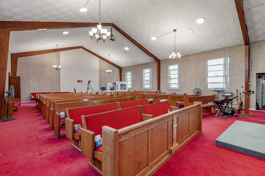 More Photos Of 1424 S 55th St, Kansas City Religious Facility For Sale
