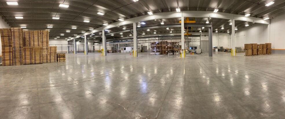 More Photos Of 411 Brooke Rd, Winchester Warehouse For Lease