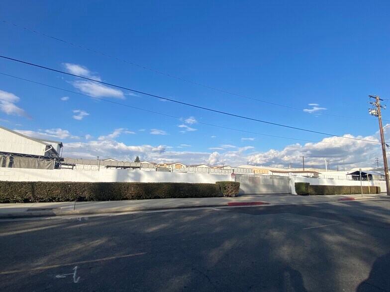 More Photos Of 321-359 E Front St, Covina Warehouse For Lease