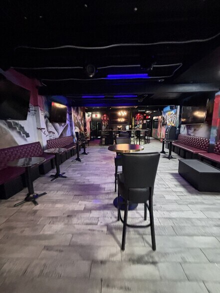 More Photos Of 3819 69th St, Woodside Bar For Lease