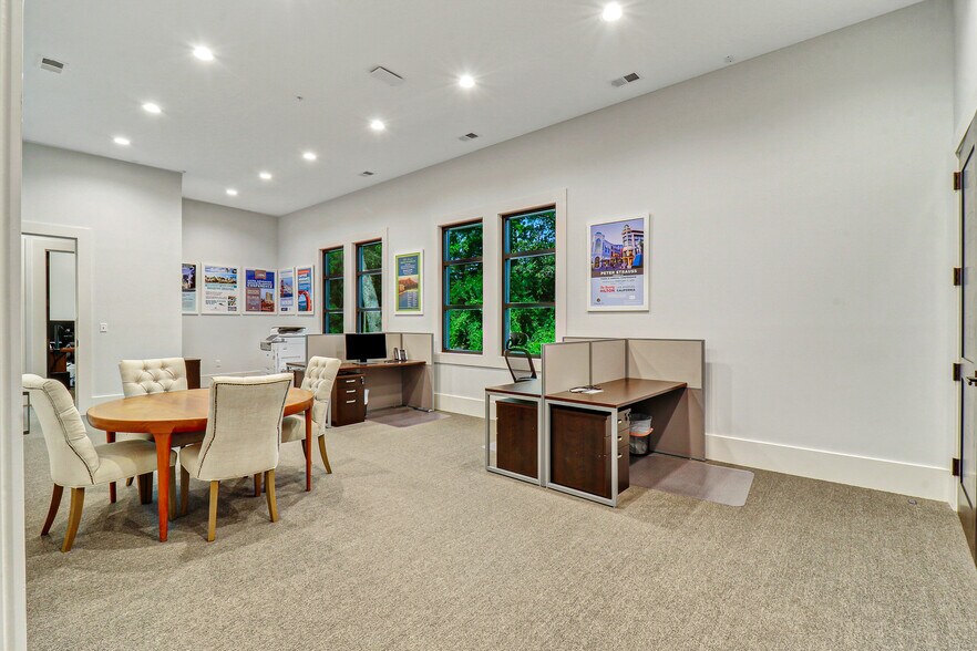 More Photos Of 10 Park Ln, Hilton Head Island Office For Sale