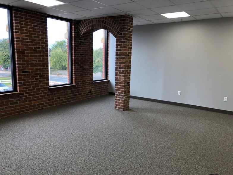 More Photos Of 200 Exchange St, Chicopee Office For Lease