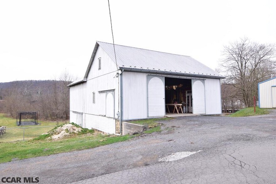 More Photos Of 518 Water St, Orbisonia Storefront For Sale