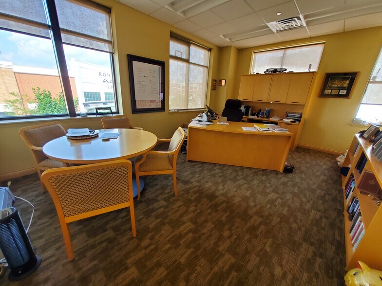 More Photos Of 720-780 Village Center Dr, Burr Ridge Storefront Retail Office For Lease