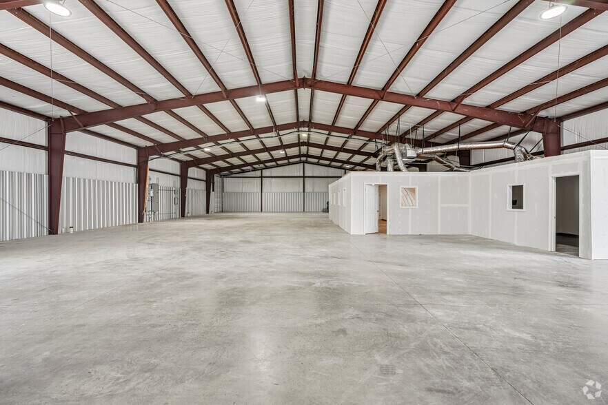 More Photos Of 10552 County Road 213, Forney Industrial For Lease