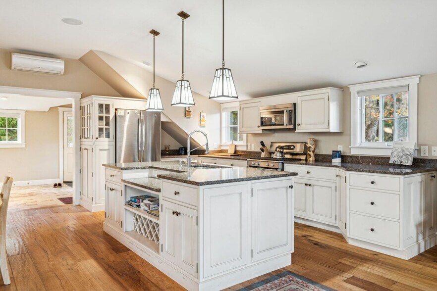 More Photos Of 299 Mountain Rd, Stowe Office Residential For Sale