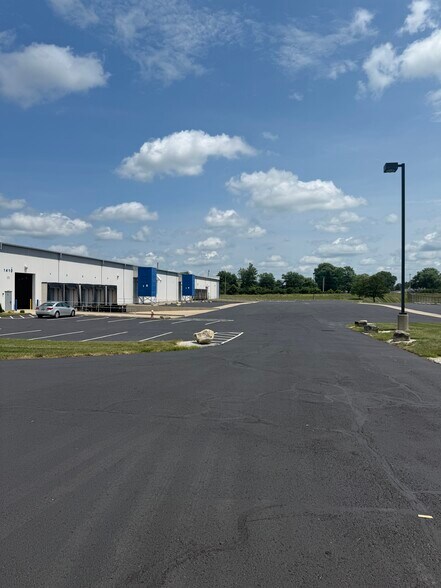 More Photos Of 1410-1440 N Vandemark Rd, Sidney Warehouse For Lease