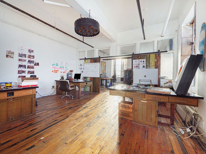 More Photos Of 11500 Joseph Campau St, Hamtramck Auto Dealership For Sale