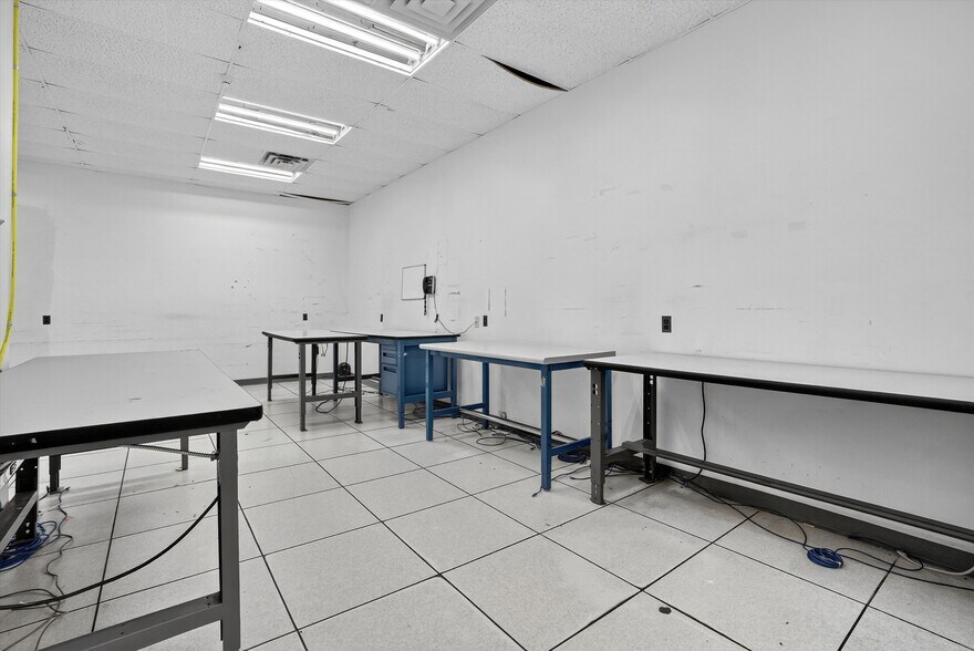 More Photos Of 74 Brookside Ave, Chester General Retail For Lease