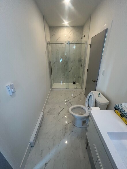 More Photos Of 1510 Venables St, Vancouver Industrial For Sale