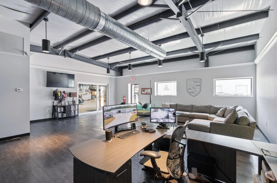 More Photos Of 20 Bellamy Pl, Stockbridge Warehouse For Sale