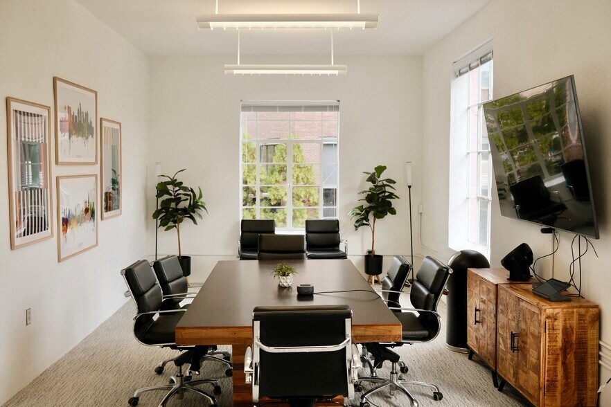 More Photos Of 215 Church St, Decatur Loft Creative Space For Lease