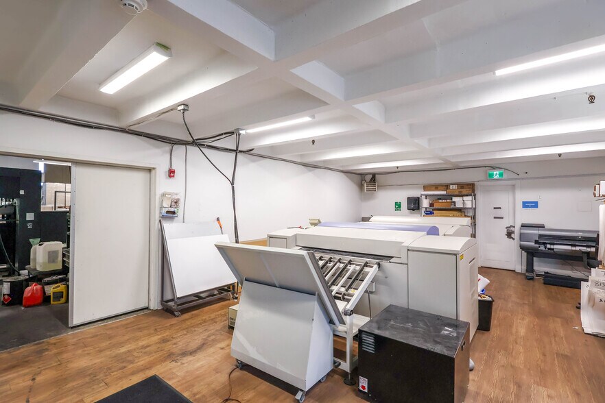 More Photos Of 125 W 71st Ave, Vancouver Warehouse For Lease