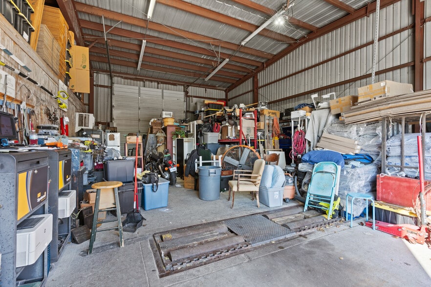 More Photos Of 8428 Teichman Rd, Galveston Showroom For Sale