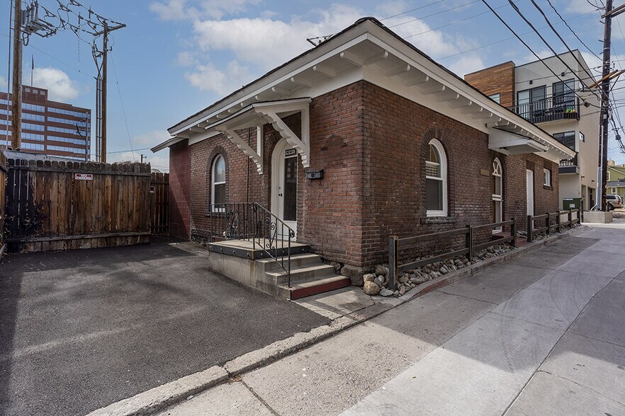 More Photos Of 120 Pickard Pl, Reno Office For Lease