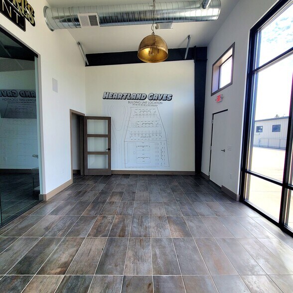 More Photos Of 2975 Heartland Dr, Grand Forks Flex For Lease