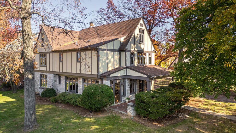 More Photos Of 901 Benner Pike, State College Medical For Sale