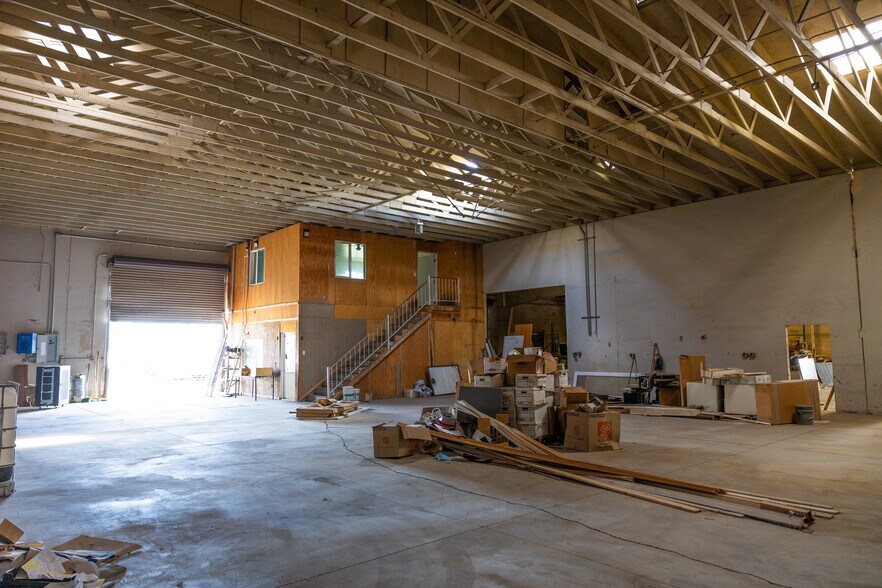 More Photos Of 1302 W Lincoln St, Phoenix Warehouse For Sale