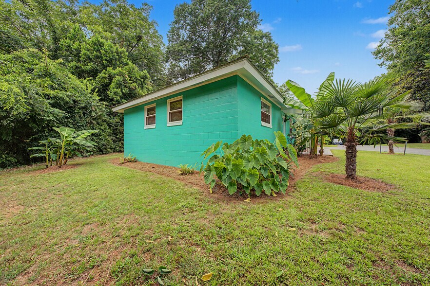 More Photos Of 559 Pulaski St, Athens Specialty For Sale