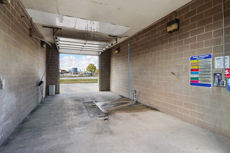 More Photos Of 3508 Delaware Ave, Des Moines Carwash For Sale