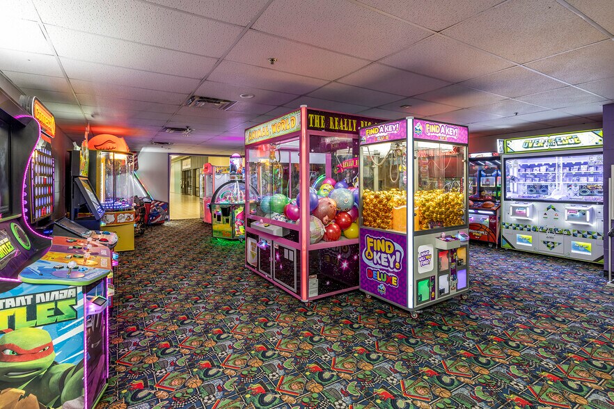 More Photos Of 2400 10th St SW, Minot Hotel For Sale