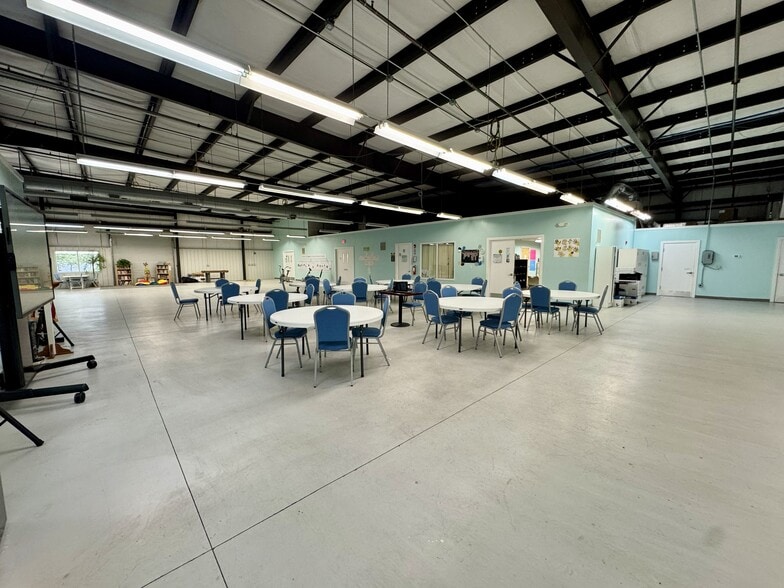 More Photos Of 1601 NE Success Dr, Jensen Beach Manufacturing For Sale