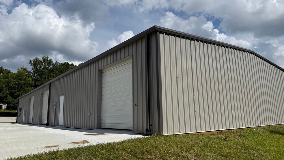 More Photos Of 4384 S Church Street Ext, Roebuck Flex For Lease