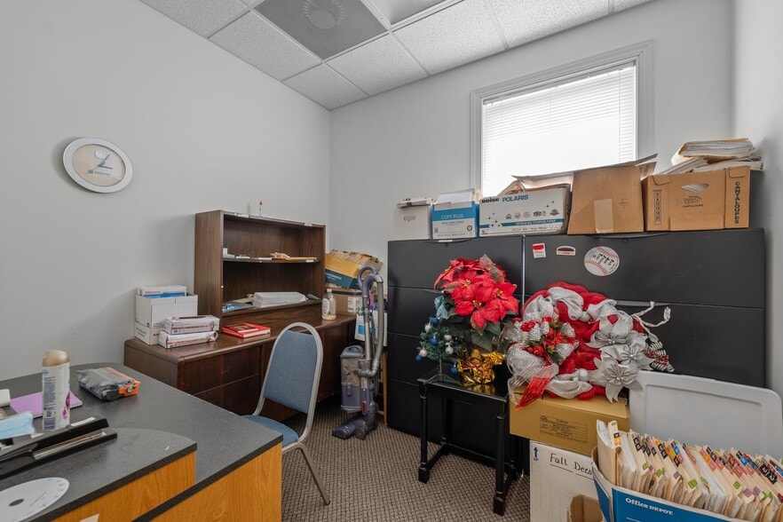 More Photos Of 2961 Crouse Ln, Burlington Medical For Lease